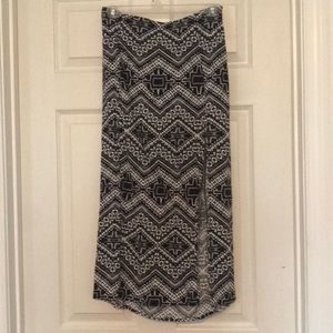 Black and white print midi skirt from Express.